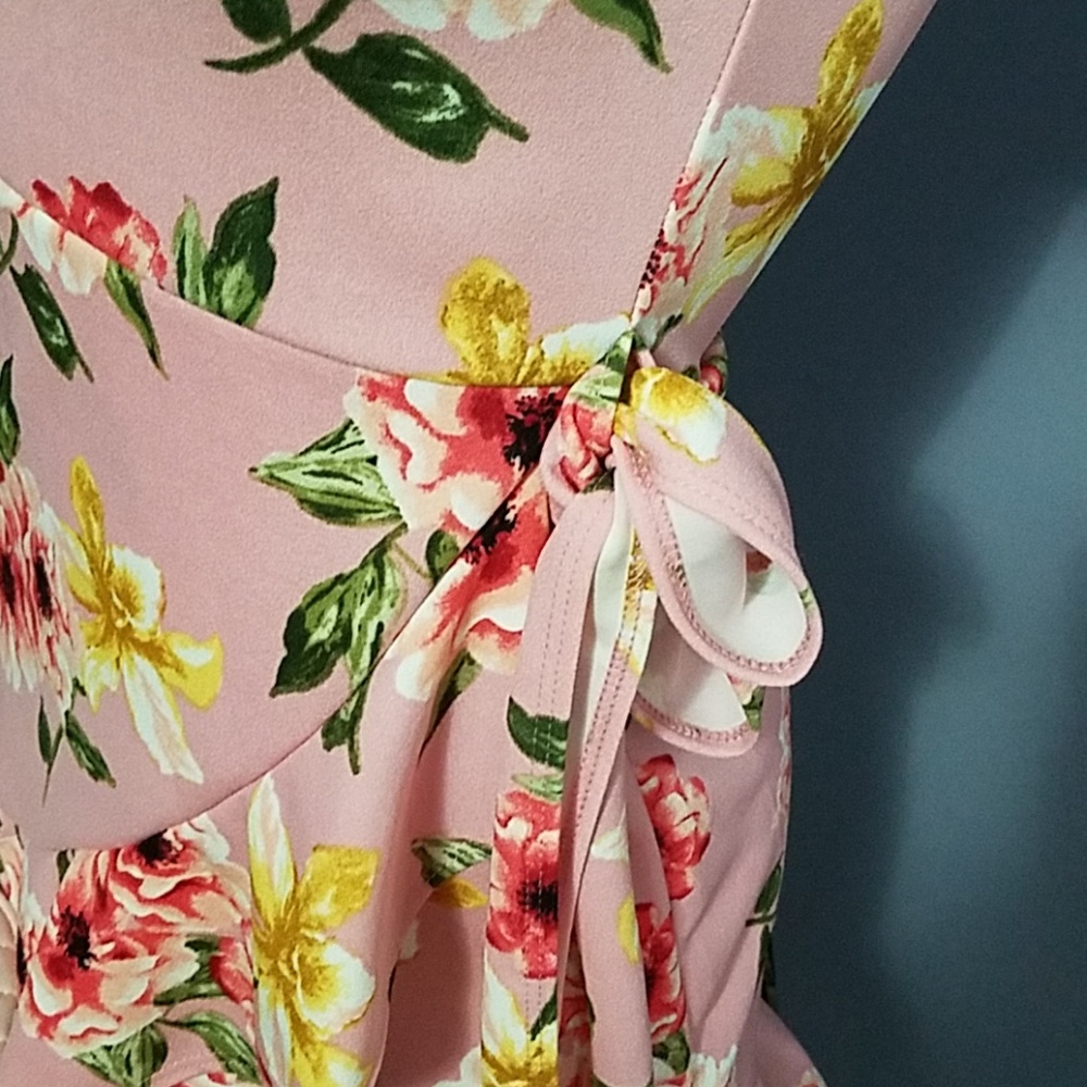 Stunning Pink Floral Faux Wrap Dress - Picture 7 of 8